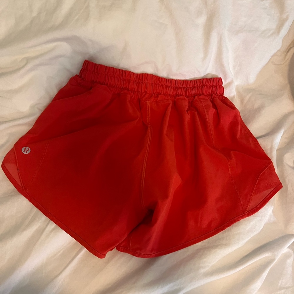 Lululemon hotty hot lined shorts 4"